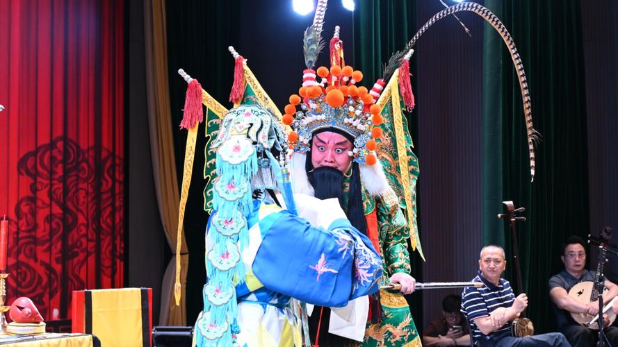 天下枭雄txt下载的相关介绍